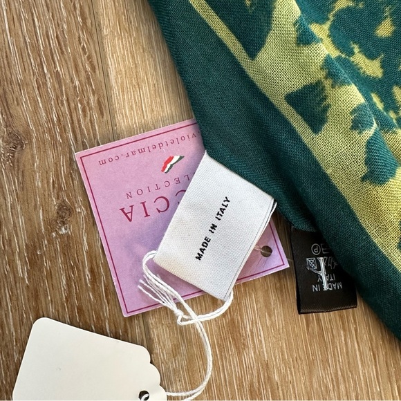 Cuccia Collection by Violet Del Mar Green & Blue Leopard Wool Blend Scarf NWT - Picture 5 of 8